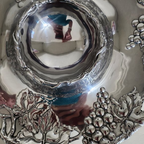Stunning Silver Arthur Court Grapes And Grape Leaves Chip And Dip Bowl - Picture 6 of 10